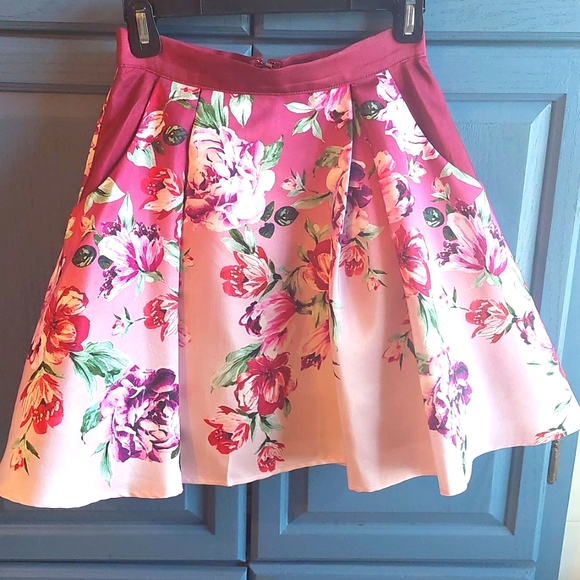 Trixxi Dresses & Skirts - Last Chance! It has pockets! Trixxi Skirt